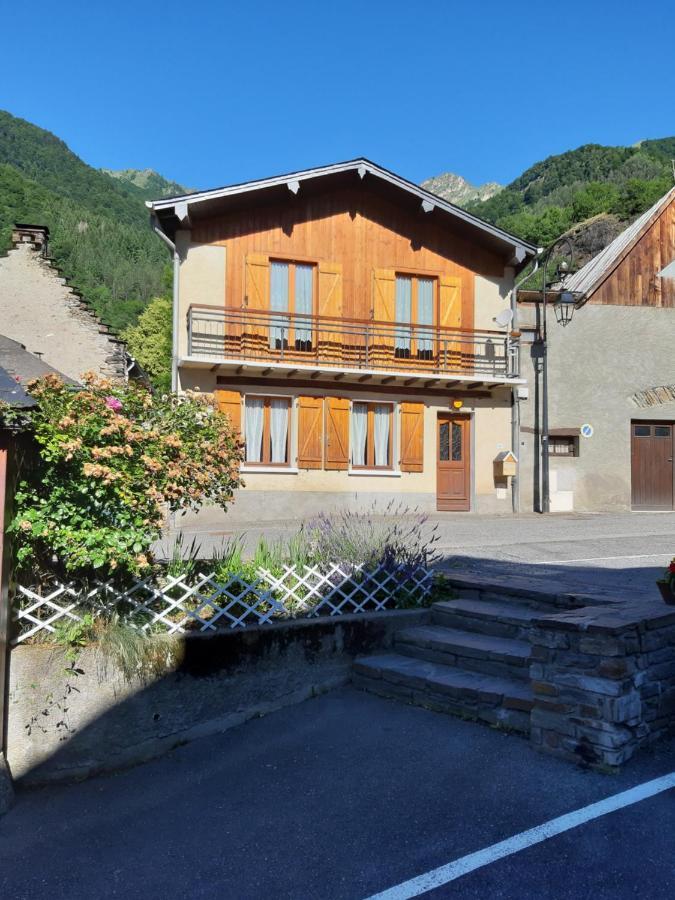 Villa Maison des trois ormeaux à Cier-de-Luchon Extérieur photo